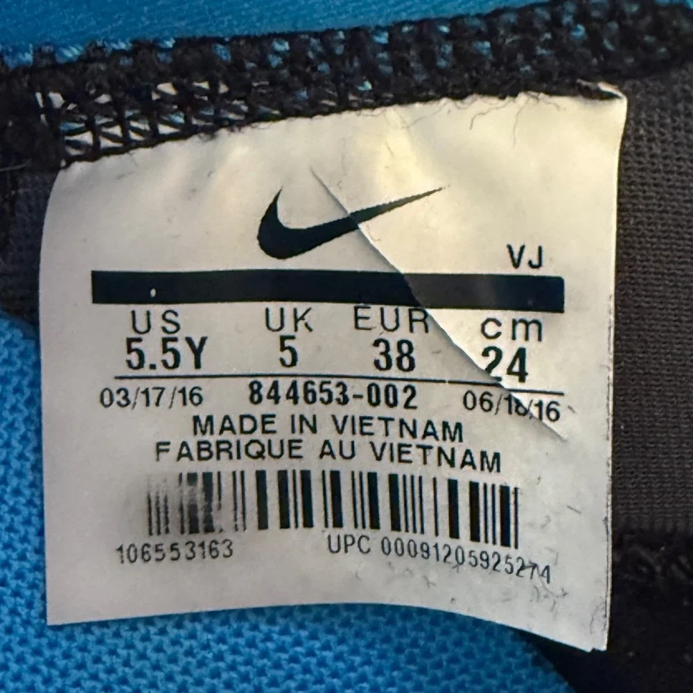 Nike Roshe Two GS Sneakers Youth 5.5Y Black Blue Running Shoes 844653-002